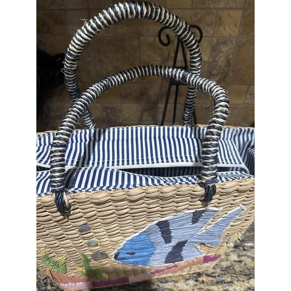 Straw Handbag Purse Ocean Fish Striped Inside Liner with Pockets 13 x 9 x 4